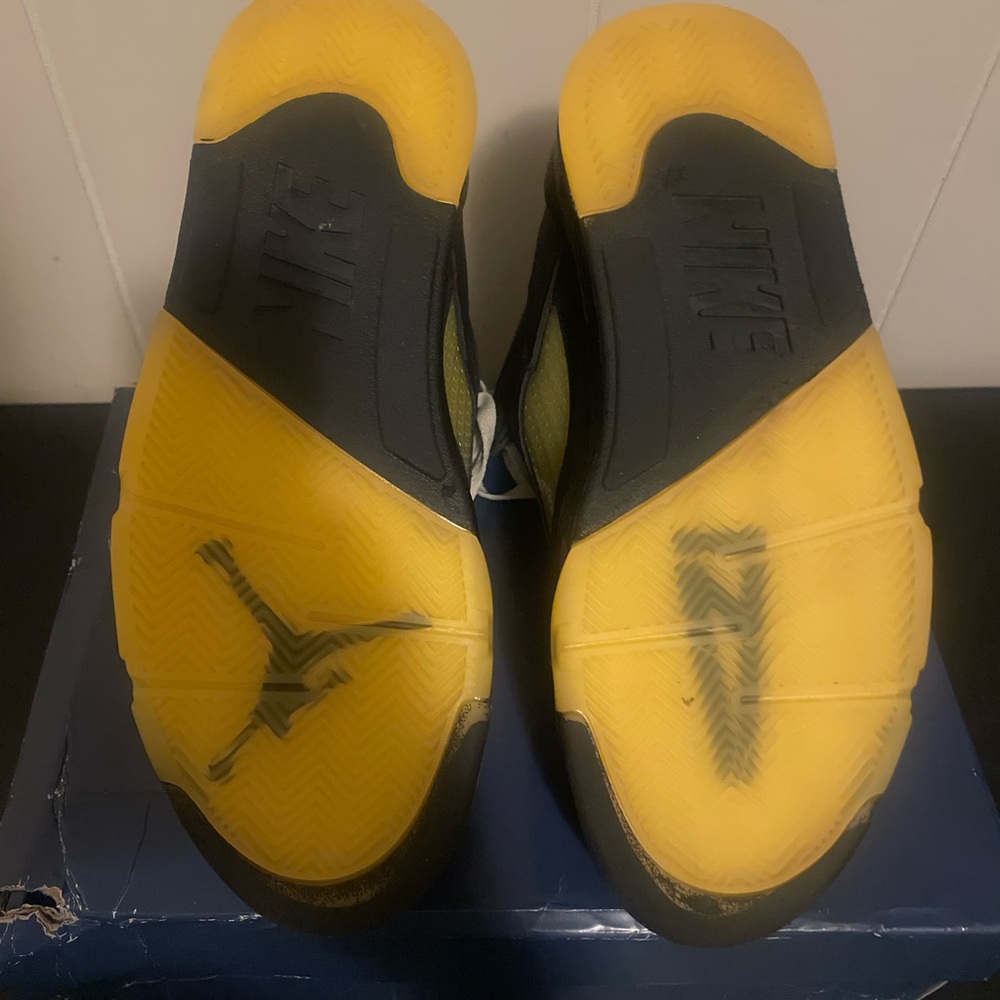 A Ma Maniere x Air Jordan 5 retro 'Dusk' - Picture 3 of 5